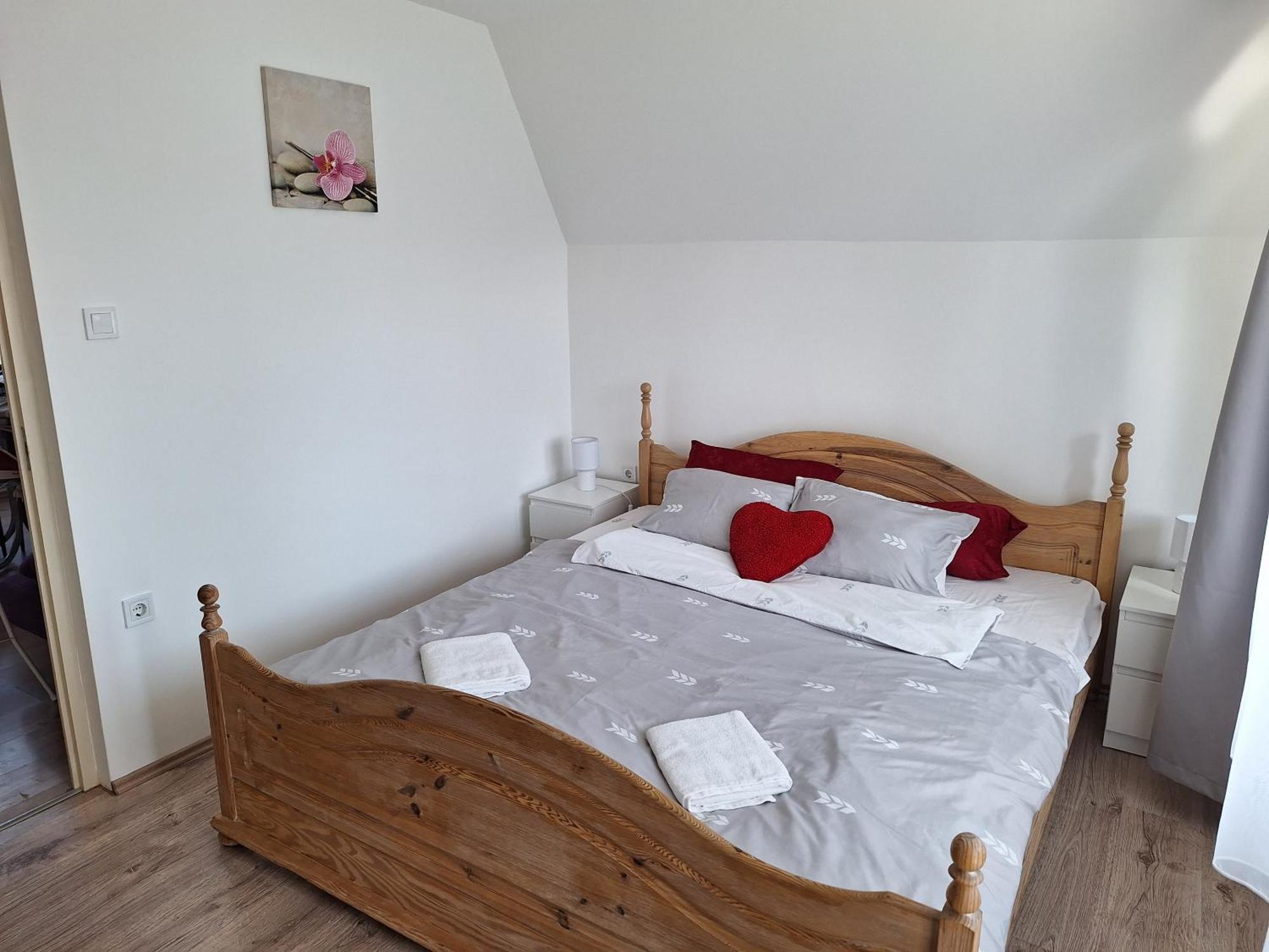 Nikolett Apartman Hajduszoboszlo Bagian luar foto
