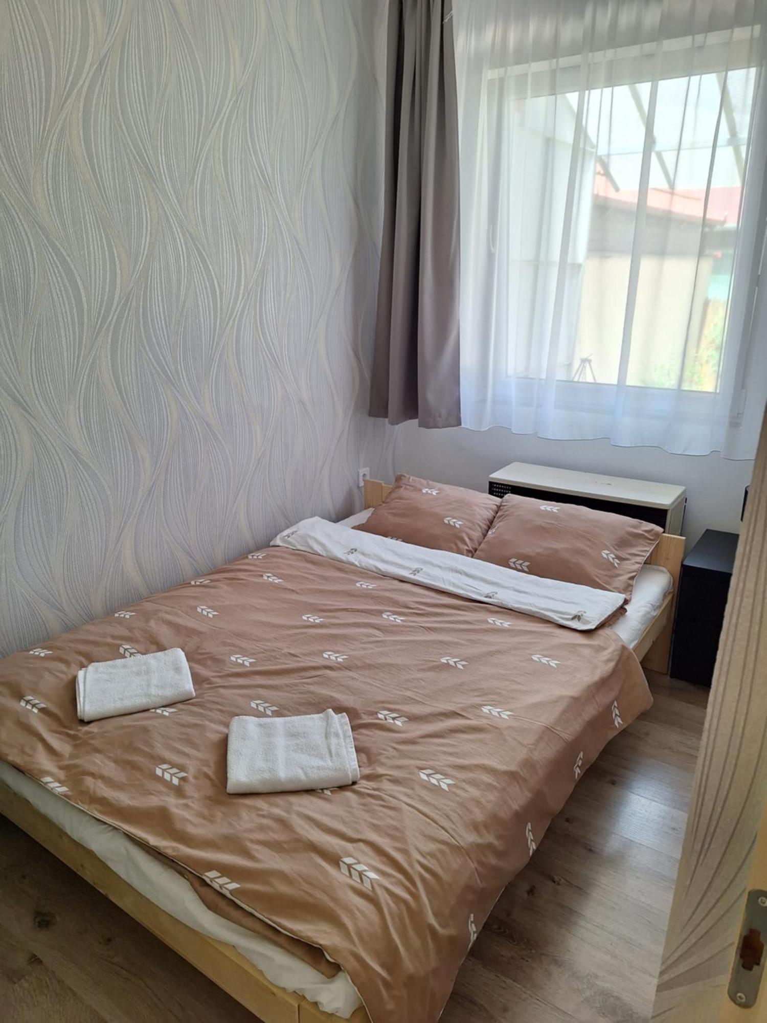 Nikolett Apartman Hajduszoboszlo Bagian luar foto
