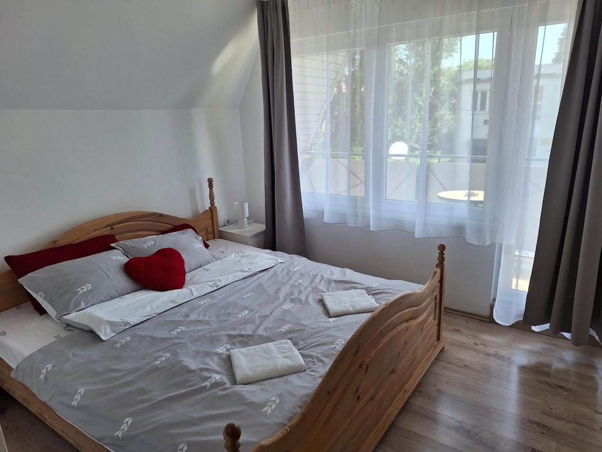 Nikolett Apartman Hajduszoboszlo Bagian luar foto