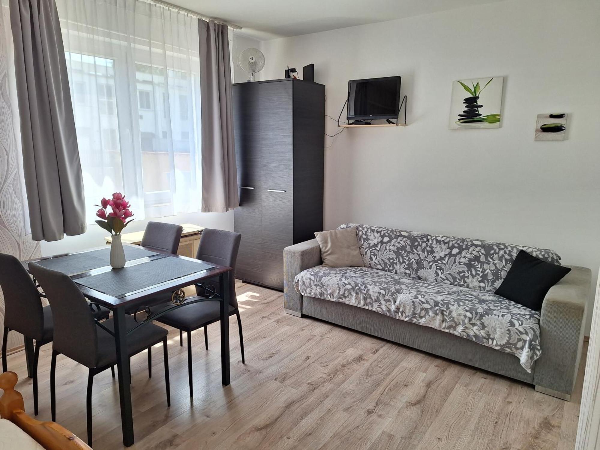 Nikolett Apartman Hajduszoboszlo Bagian luar foto