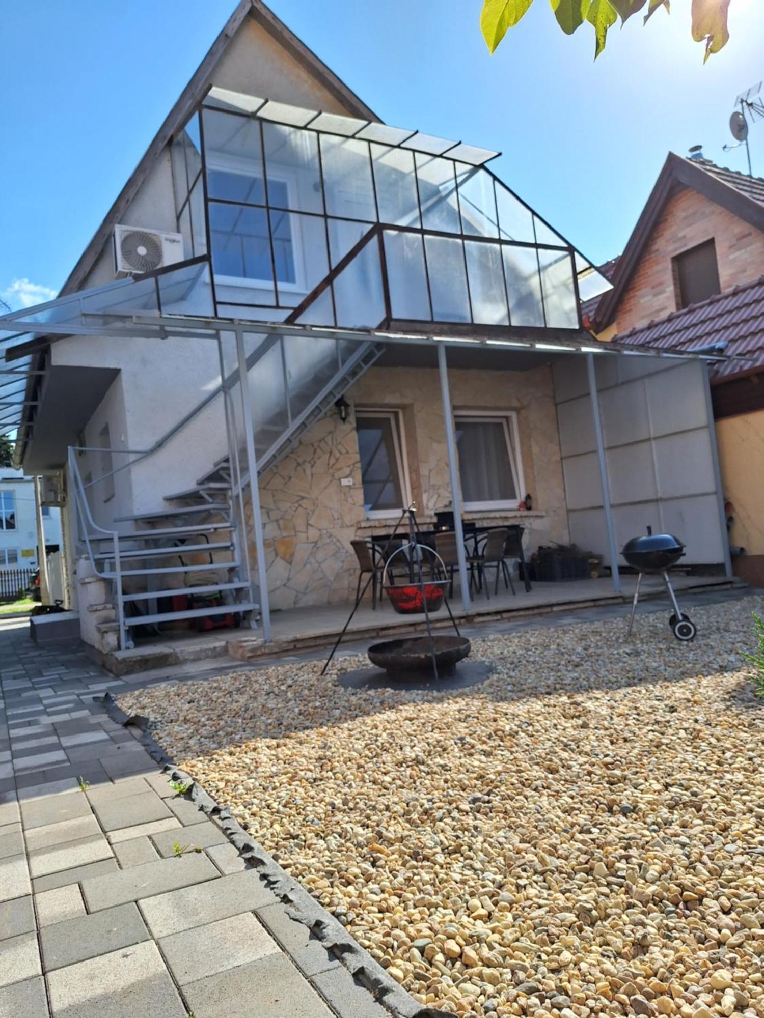 Nikolett Apartman Hajduszoboszlo Bagian luar foto