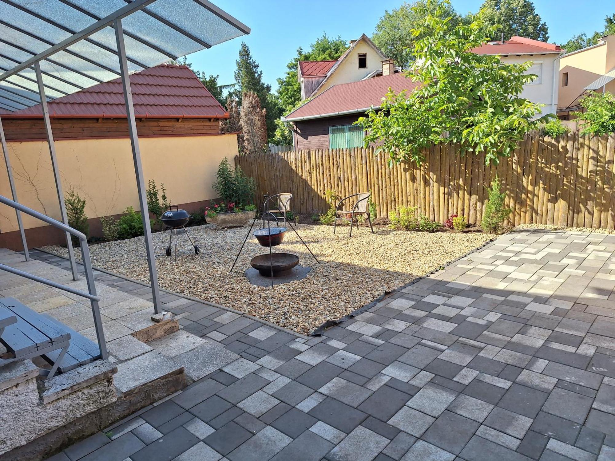 Nikolett Apartman Hajduszoboszlo Bagian luar foto