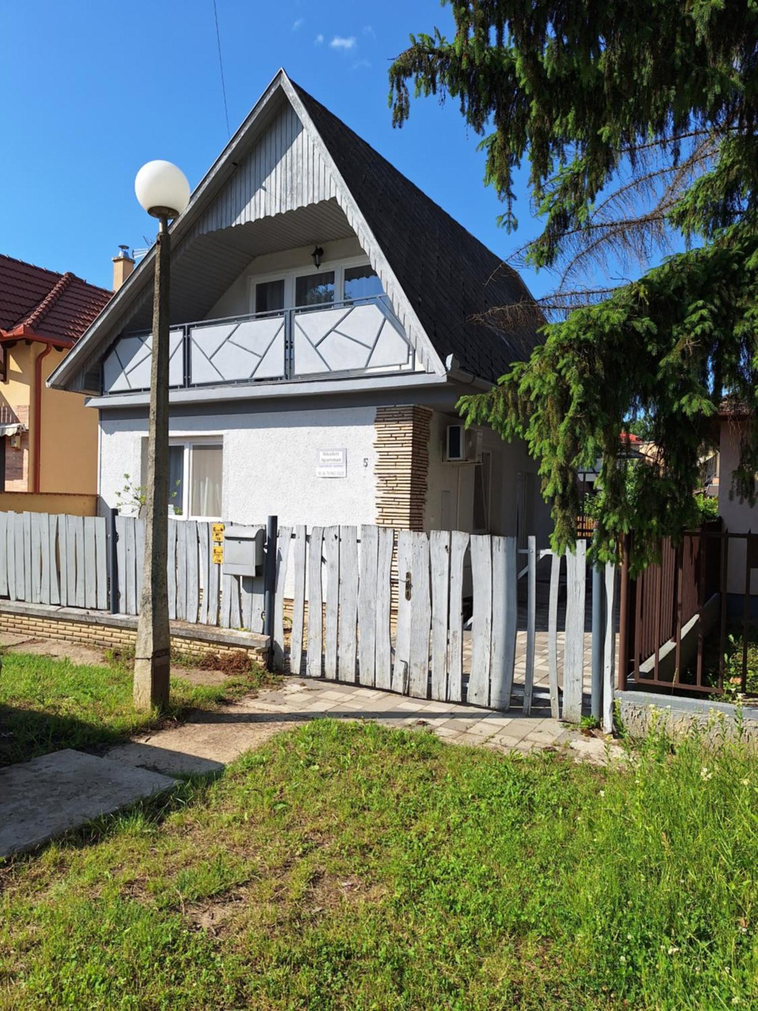 Nikolett Apartman Hajduszoboszlo Bagian luar foto